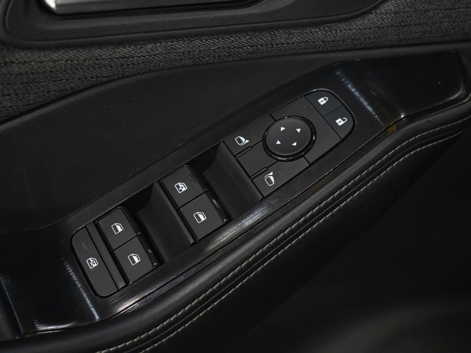 Used 2023 Super Black Nissan SV image 22