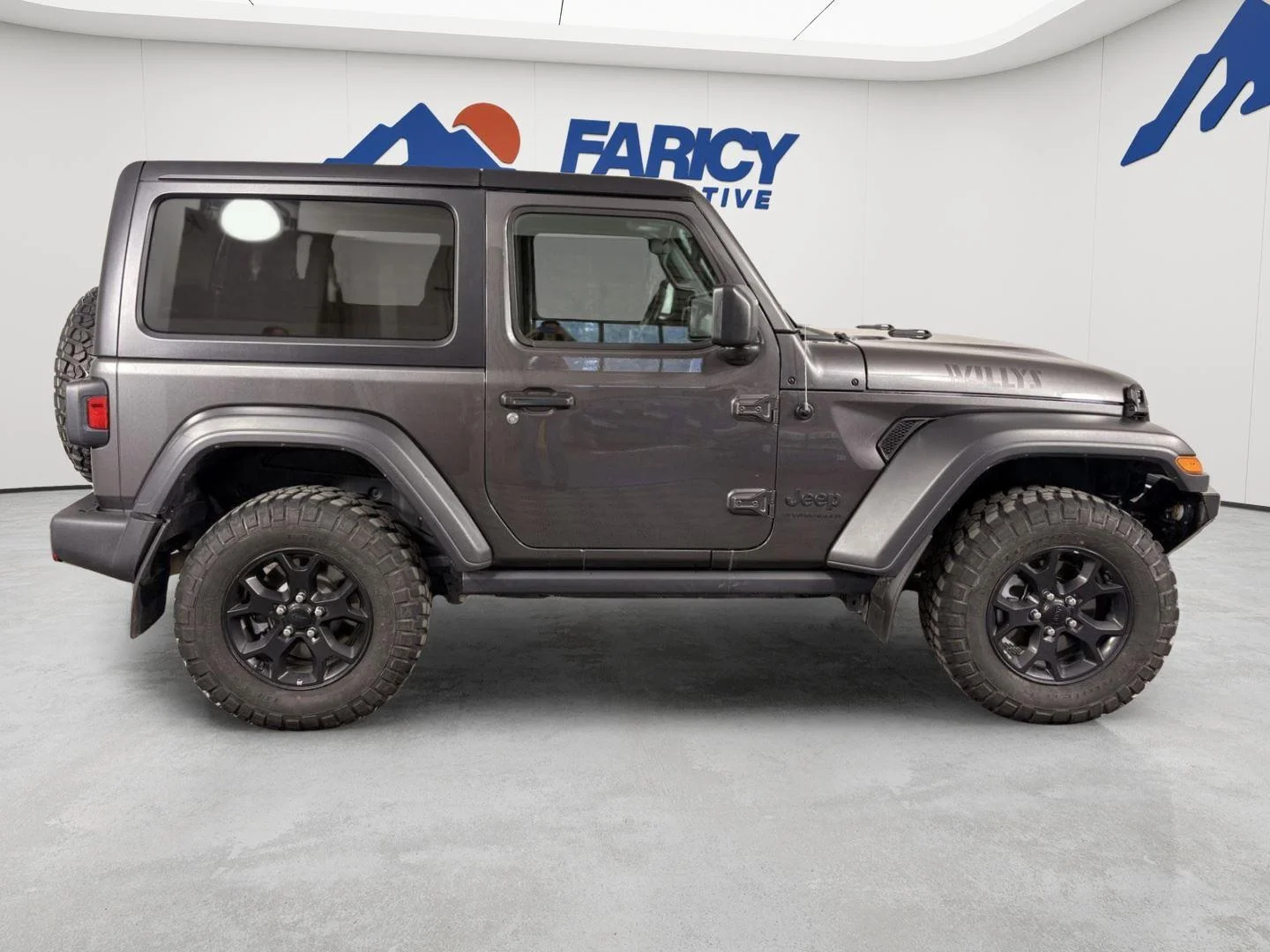 Used 2023 Granite Crystal Metallic Clearcoat Jeep Willys Sport image 9