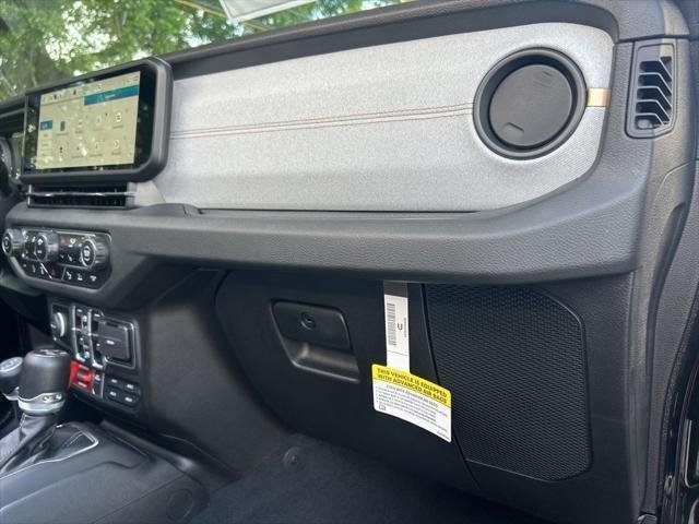 2025 Jeep Wrangler 4-Door Willys - Photo 24