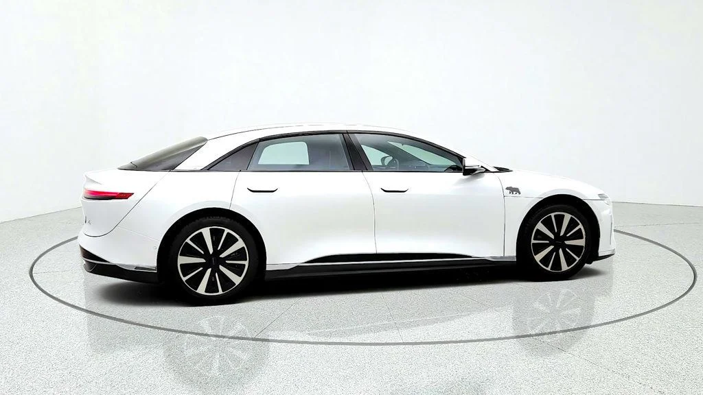 Used 2023 Stellar White Lucid Pure AWD image 4
