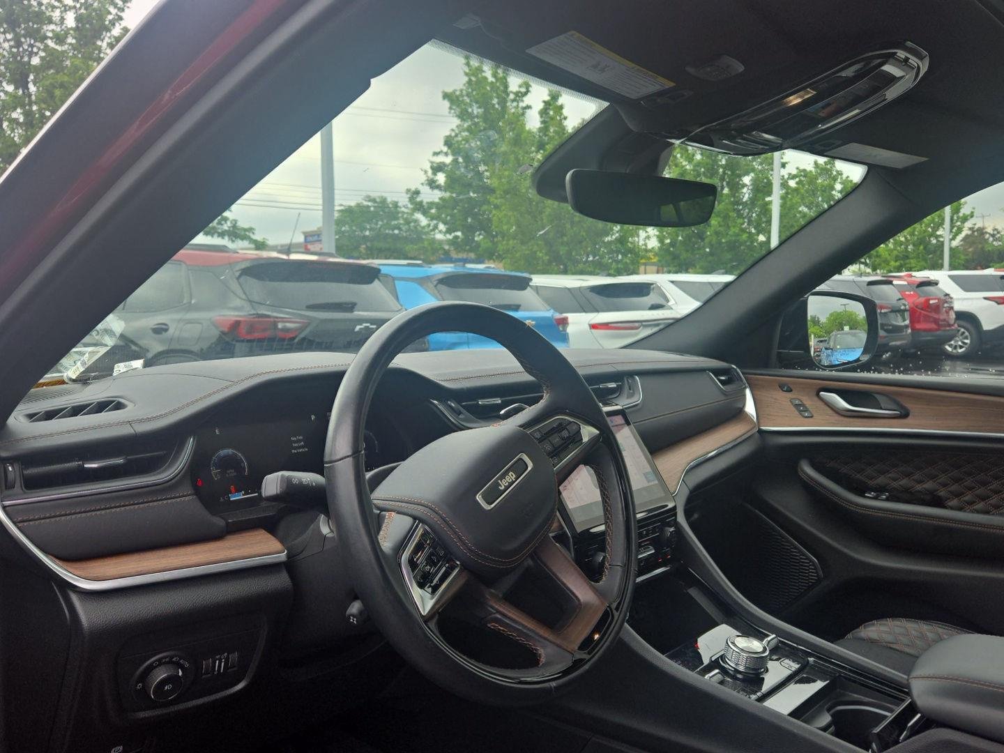 Used 2023 Velvet Red Pearlcoat Jeep Summit image 3