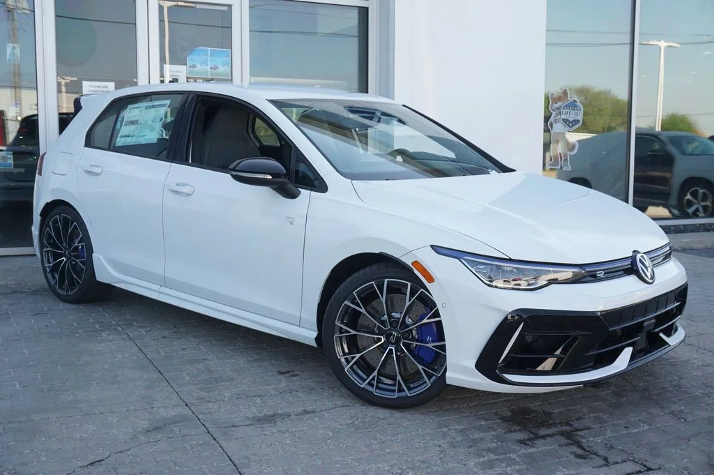 New 2026 White/off-white Volkswagen 2.0T image 4