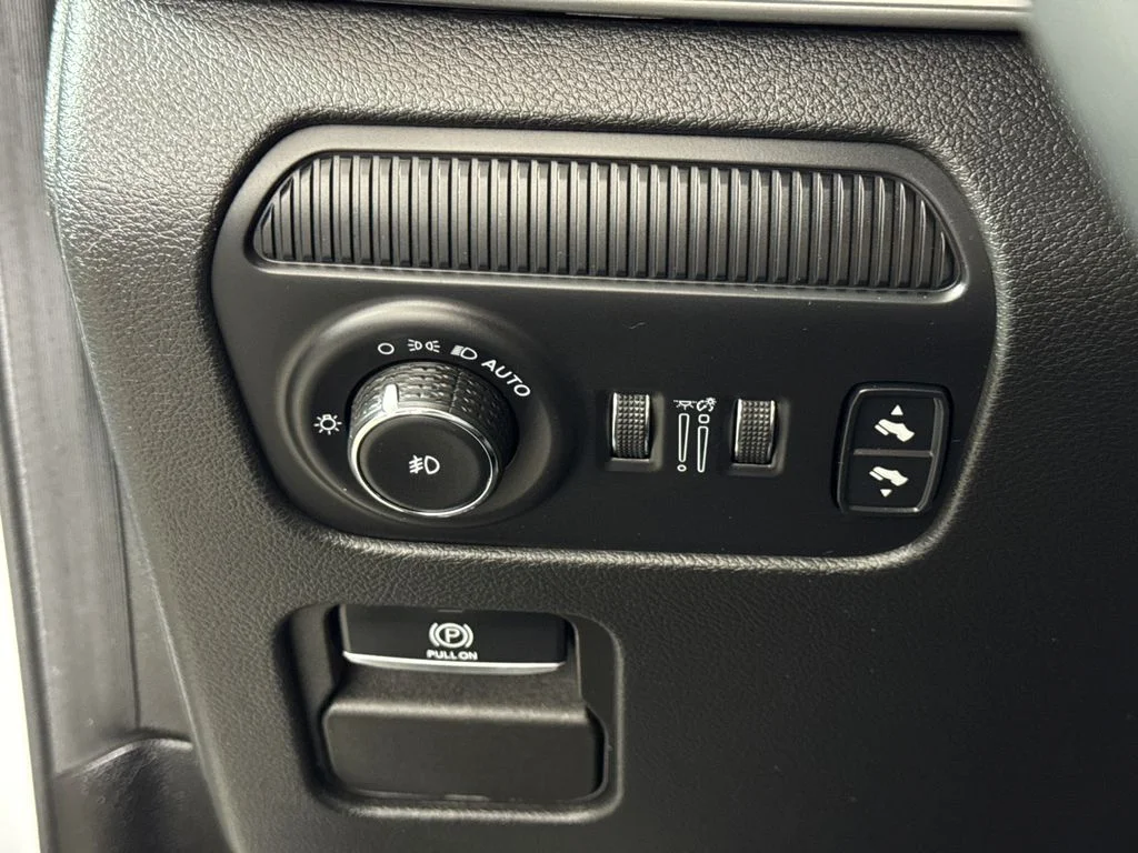 Used 2024 White Jeep Series III image 38
