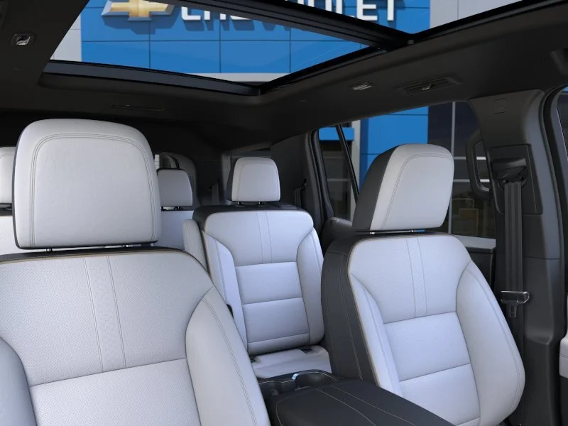 New 2026 Polar White Tricoat Chevrolet High Country image 24