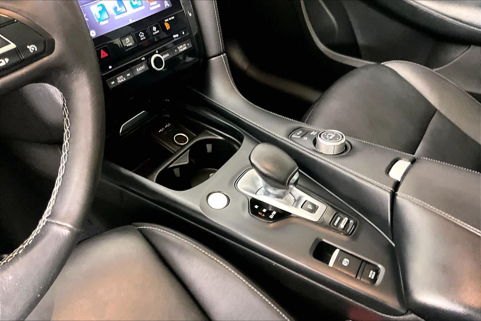 Used 2020 Majestic White INFINITI LUXE image 15