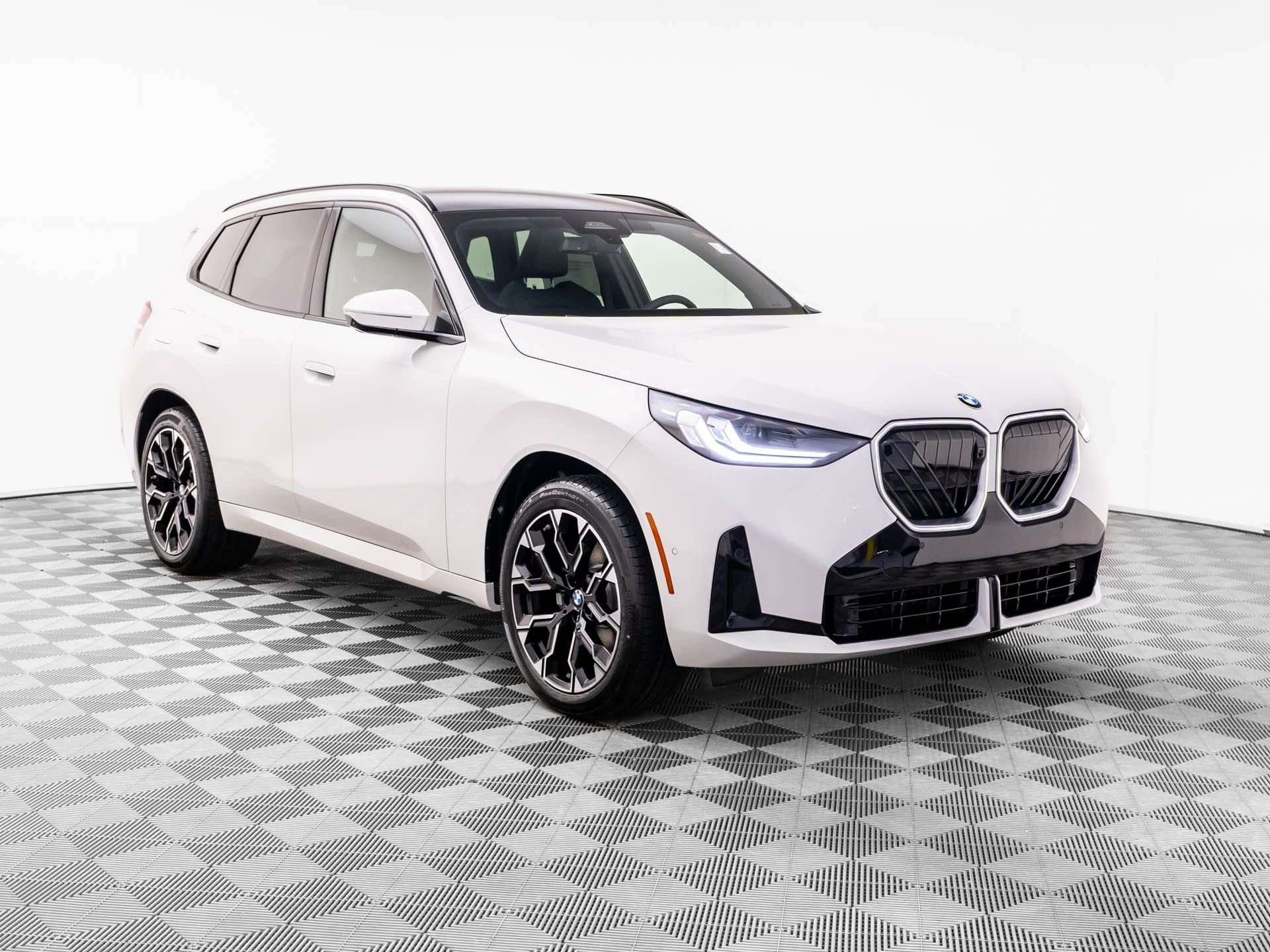 New 2026 Alpine White BMW 30 xDrive image 9
