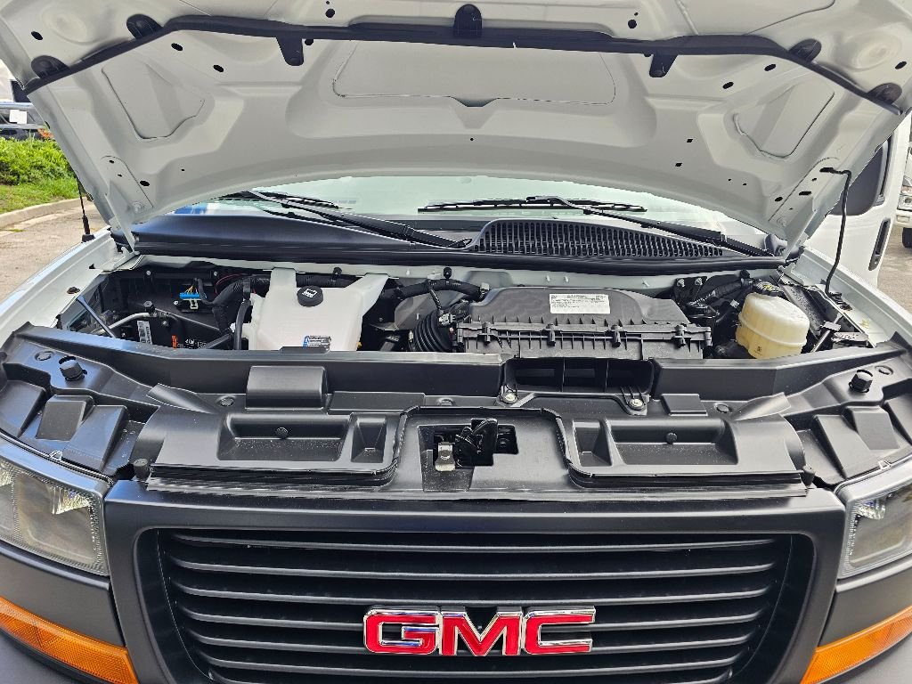 2025 GMC Savana Cargo Work Van - Photo 16