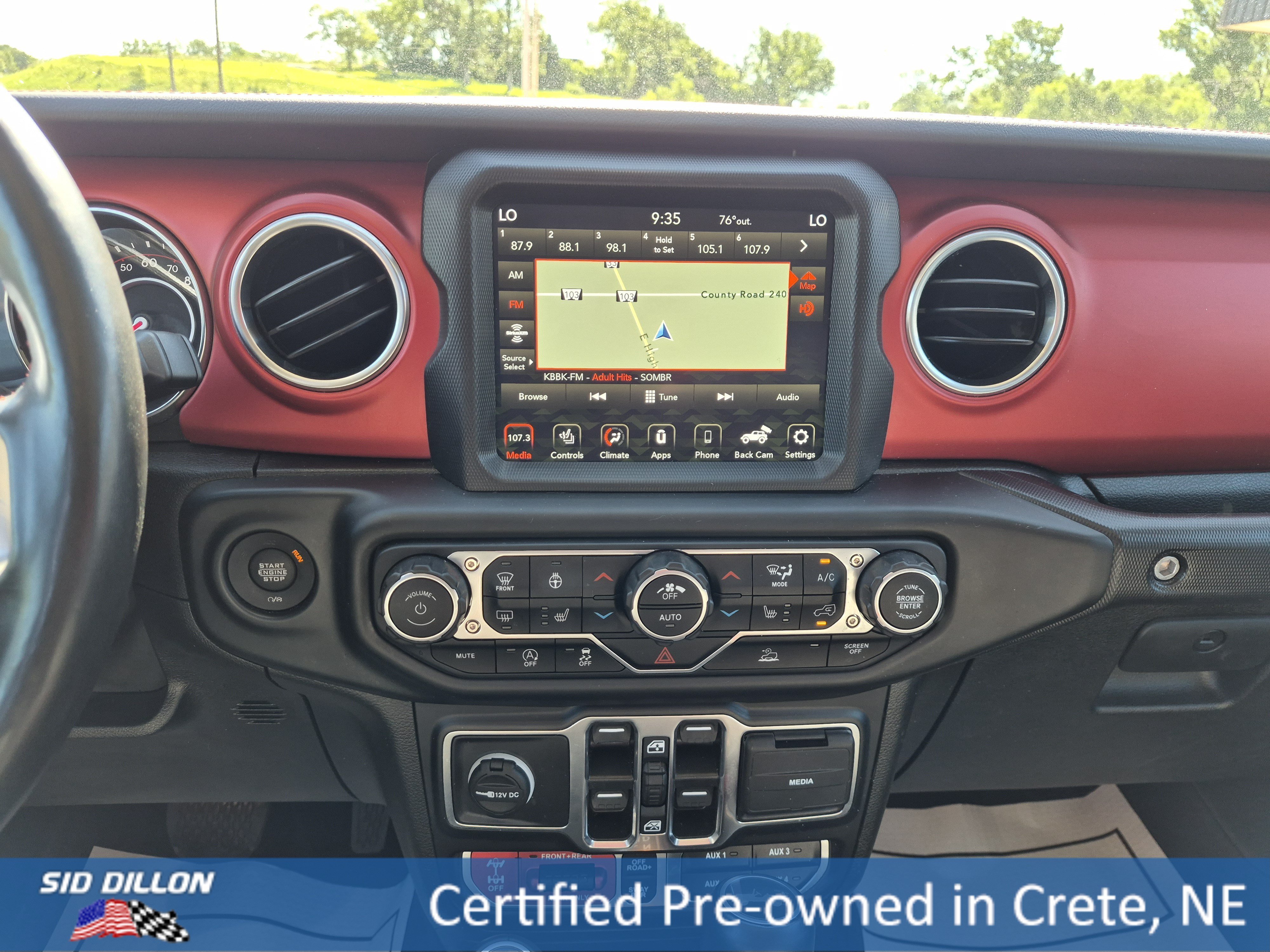 Used 2022 Granite Crystal Clearcoat Metallic Jeep Unlimited Rubicon image 7