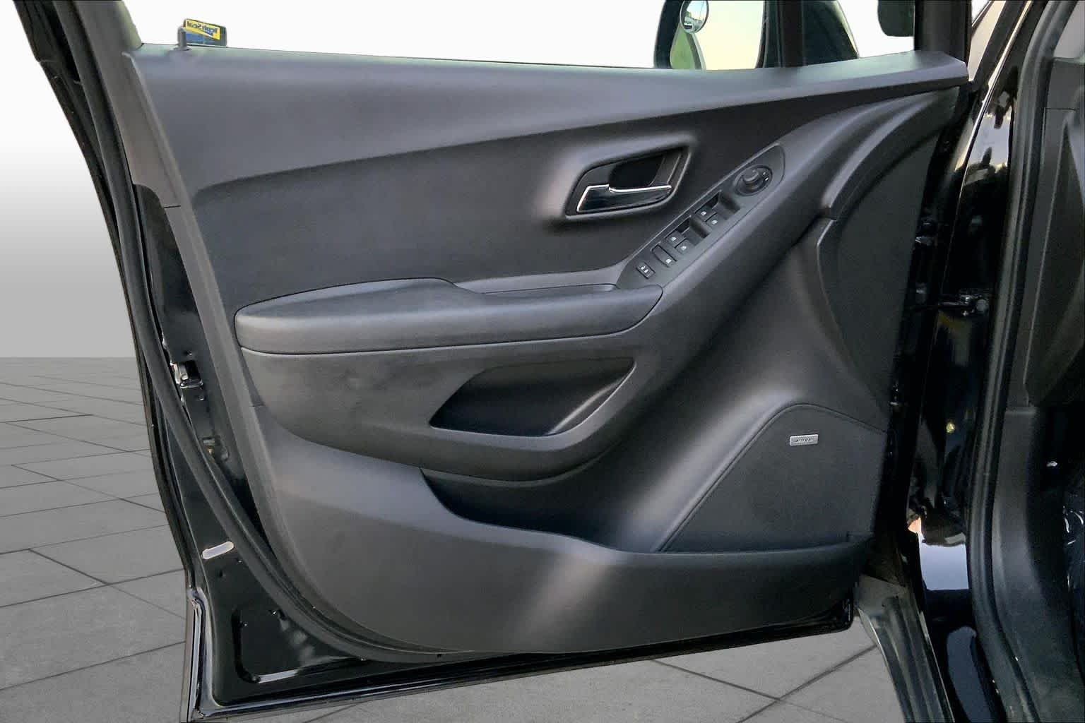 Used 2020 Mosaic Black Metallic Chevrolet LT image 19