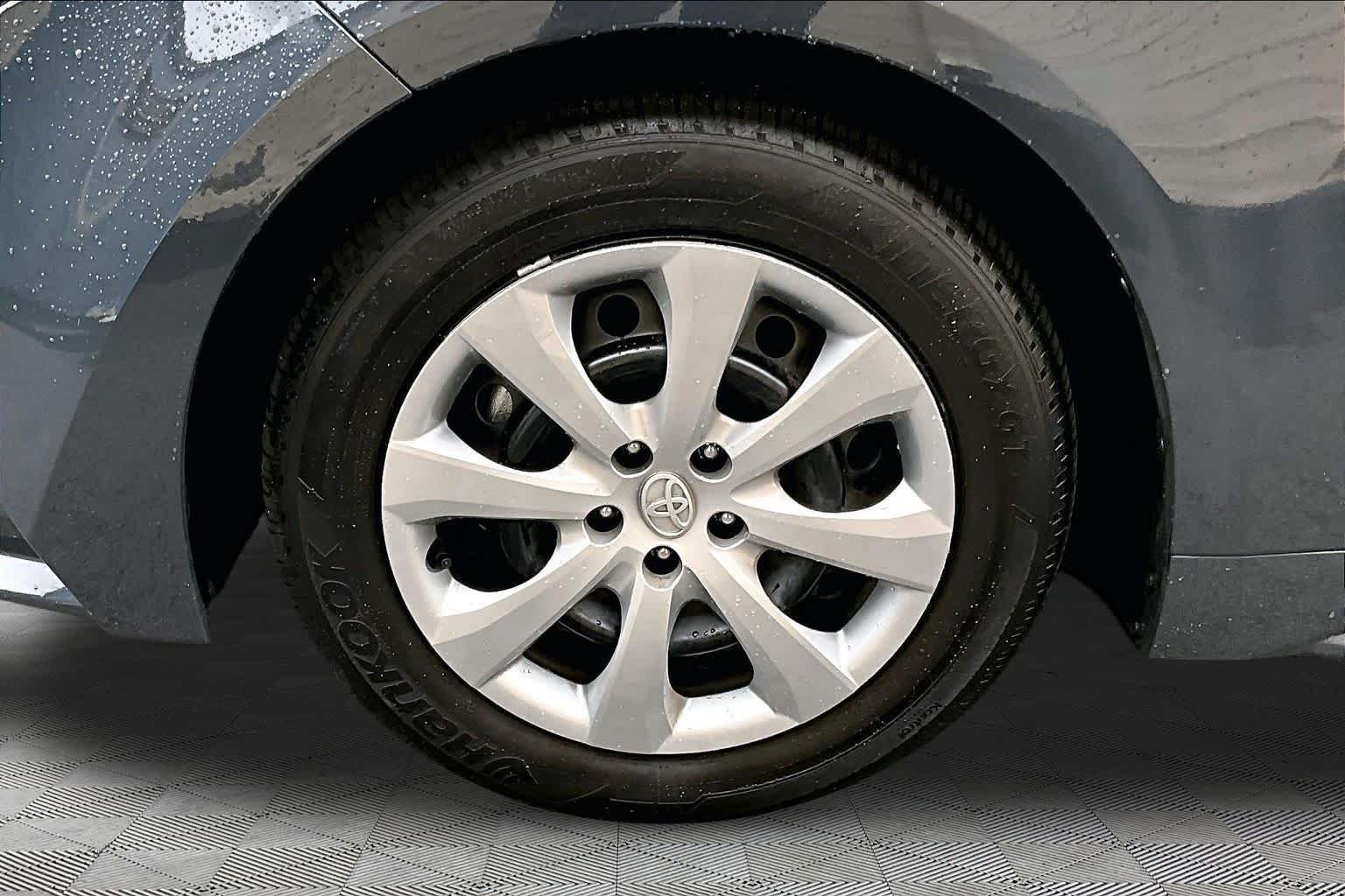 Used 2025 Underground Toyota LE image 11