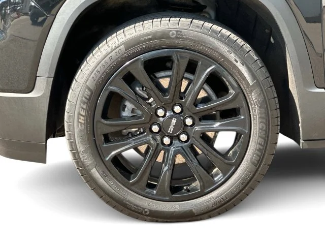 Used 2023 Black GMC SLE image 10