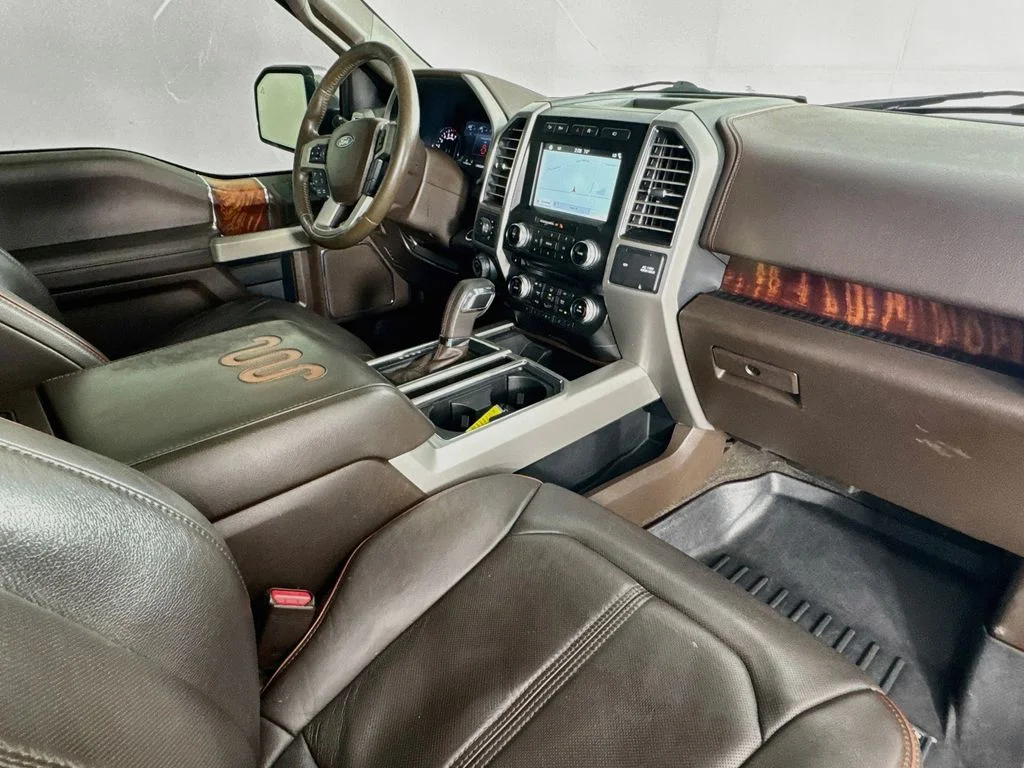 Used 2017 White Platinum Clearcoat Metallic Ford King Ranch image 39