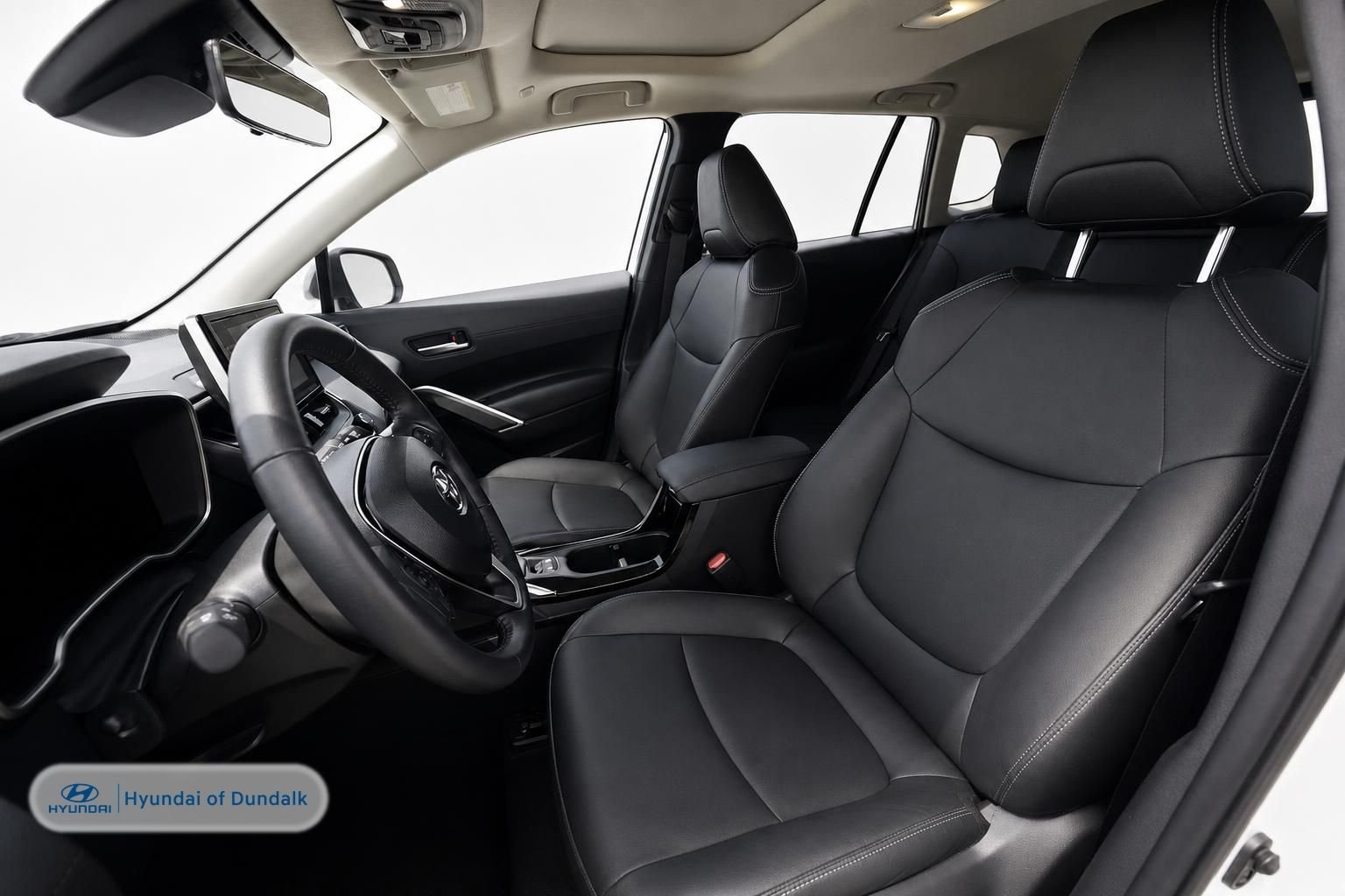 Used 2025 Beige Toyota XLE image 6
