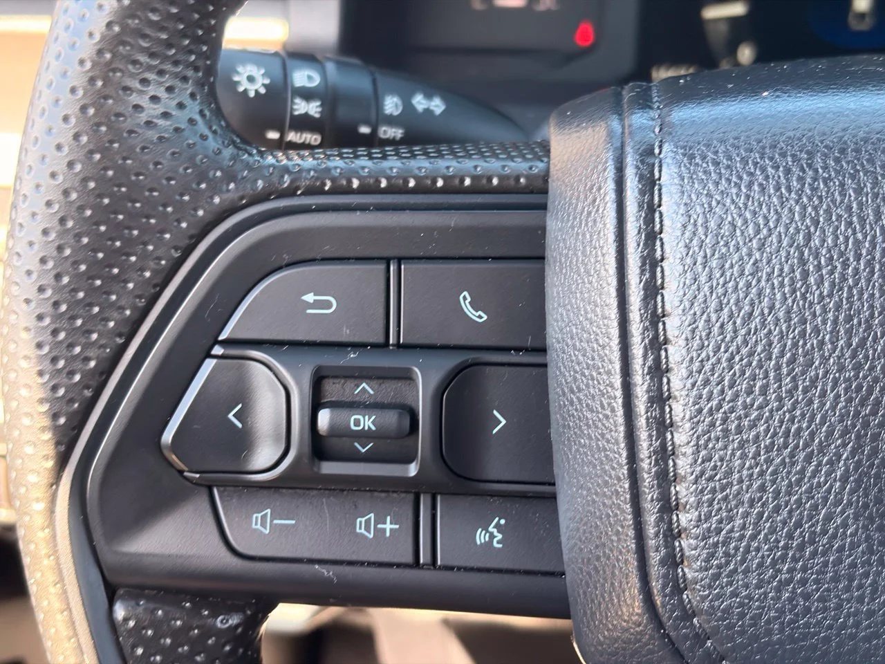 Used 2024 Ice Toyota SR5 image 26