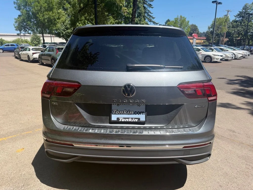 Used 2024 Gray Volkswagen 2.0T SE image 5