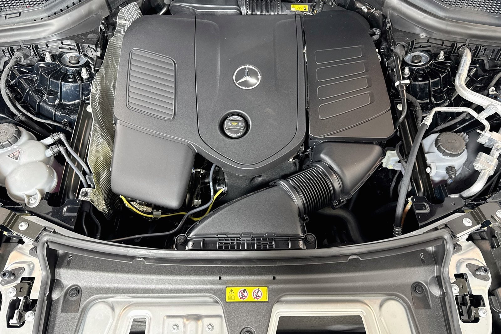 New 2027 Black Mercedes-Benz GLC 300 image 28