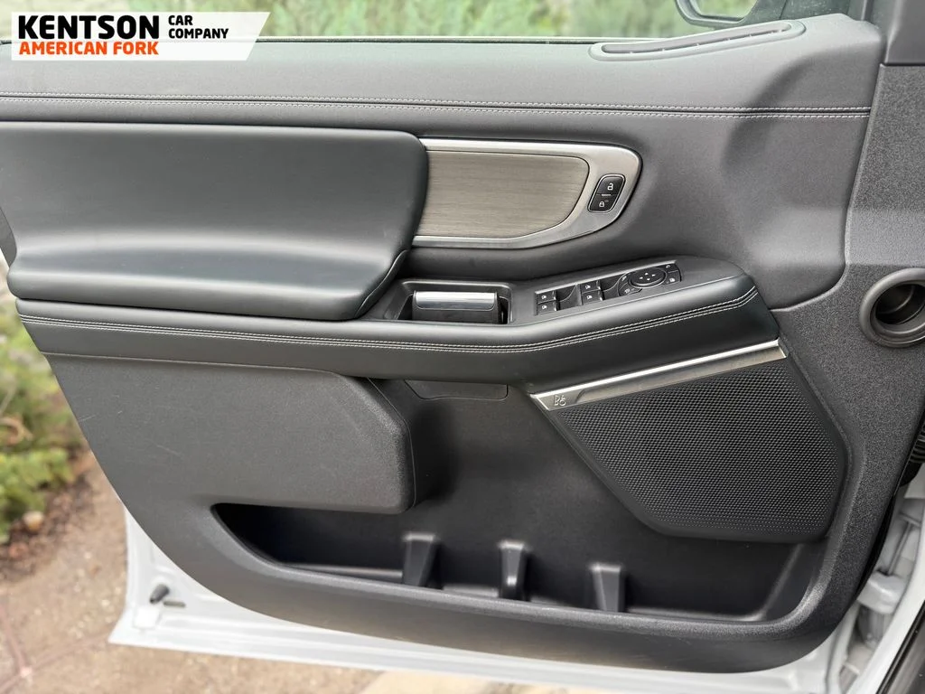 Used 2025 Silver Ford Platinum image 23