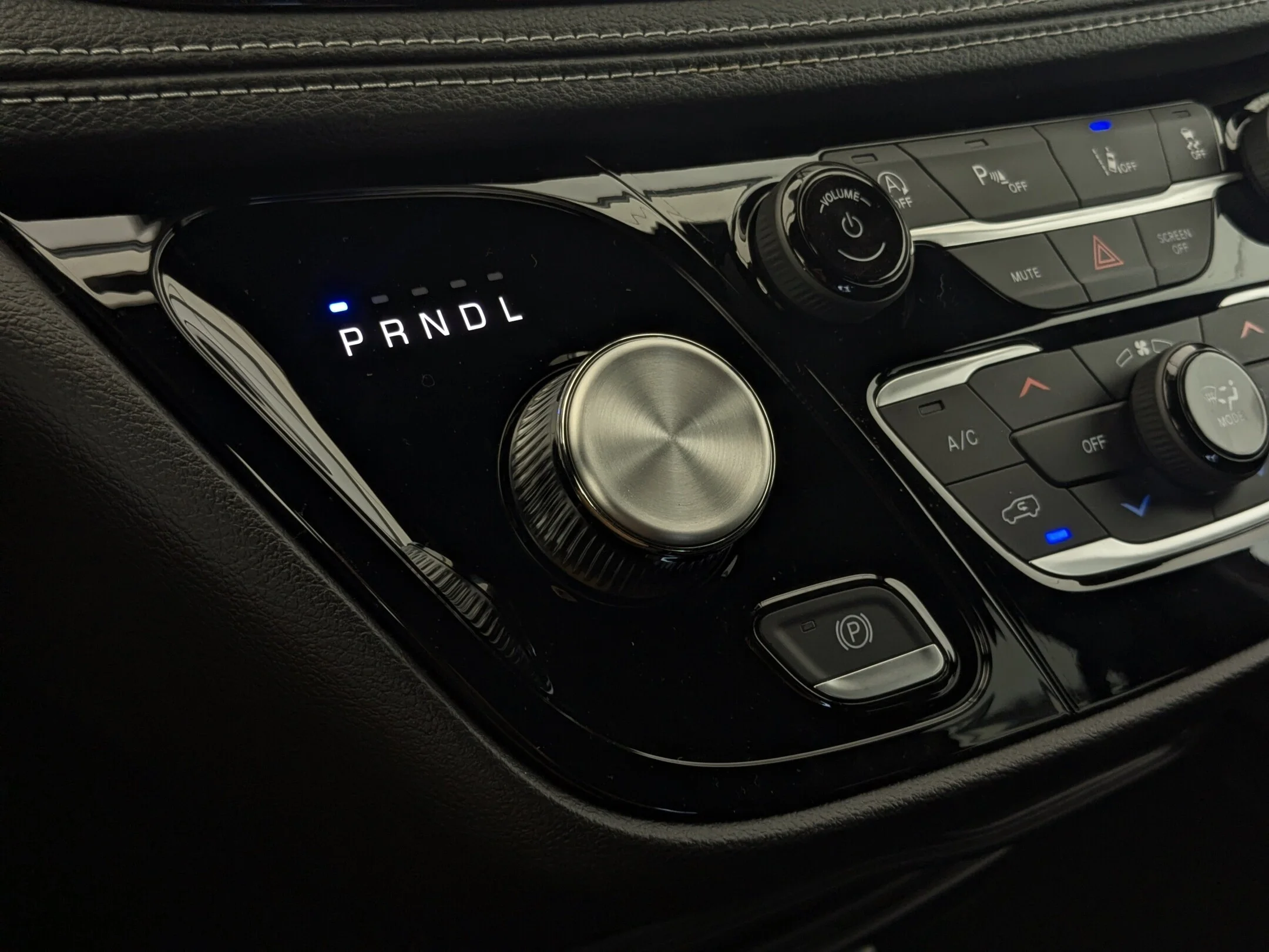 New 2027 Black Chrysler Select - - AWD - Safety Sphere Pkg - 360 Surround View Cam & More! image 19