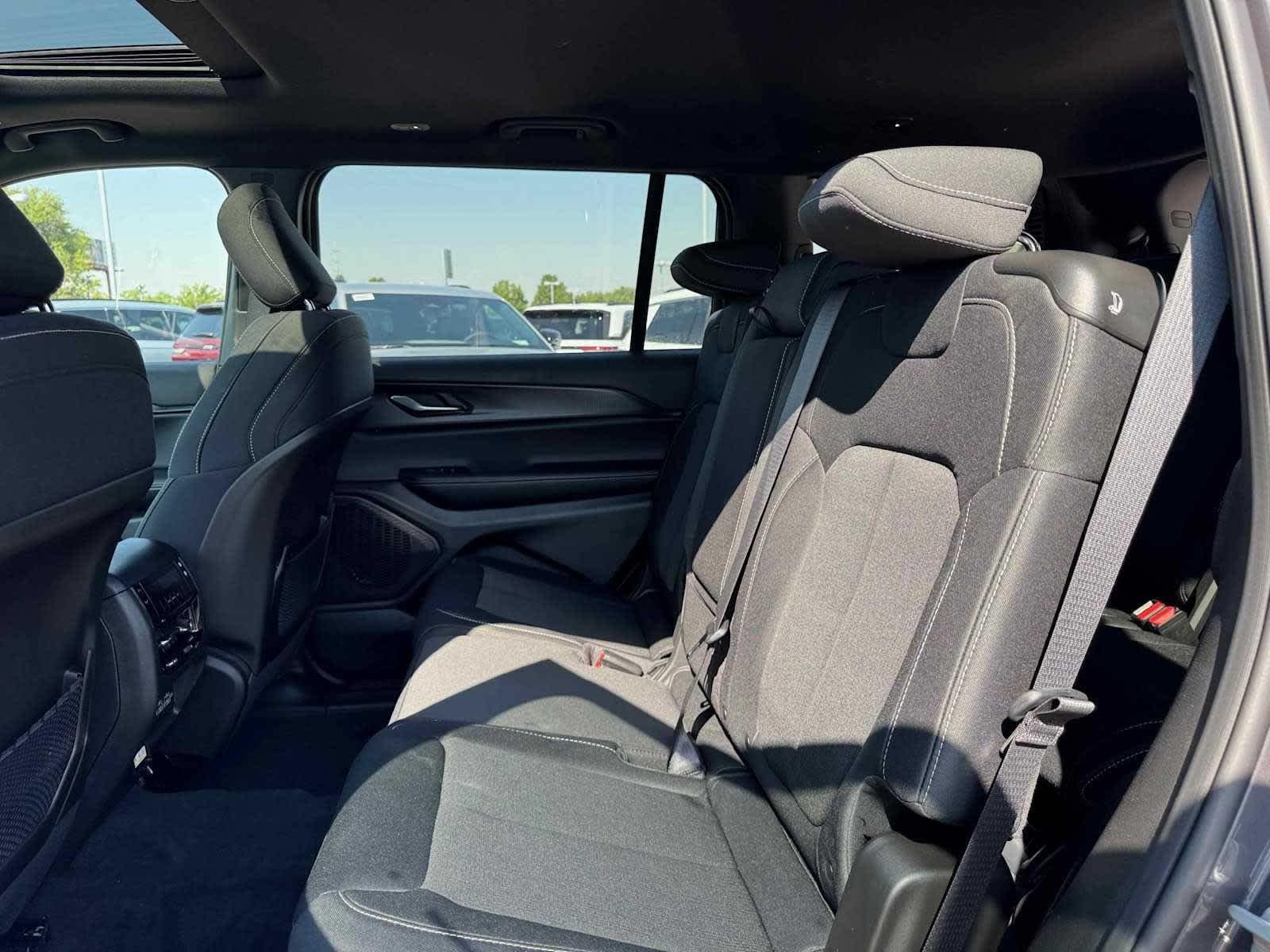 2025 Jeep Grand Cherokee L Laredo - Photo 26