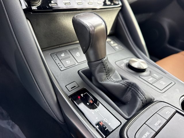 2025 Lexus IS 300 - Photo 20