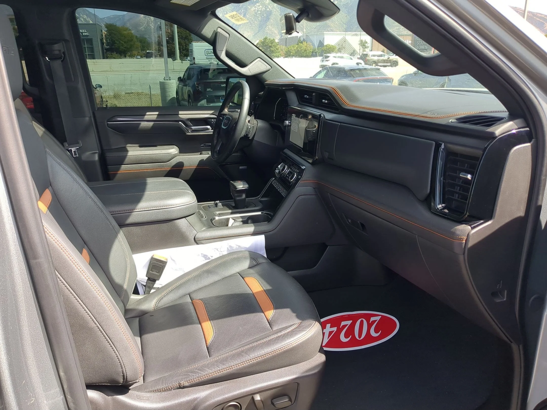 Used 2024 Sterling Metallic GMC AT4 image 31