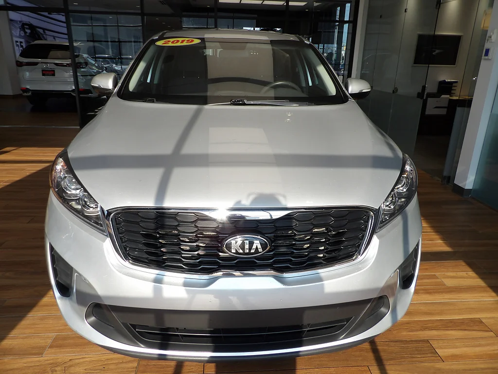 Used 2019 Kia Sorento LX with VIN 5XYPG4A5XKG486020 for sale in Cleveland, OH