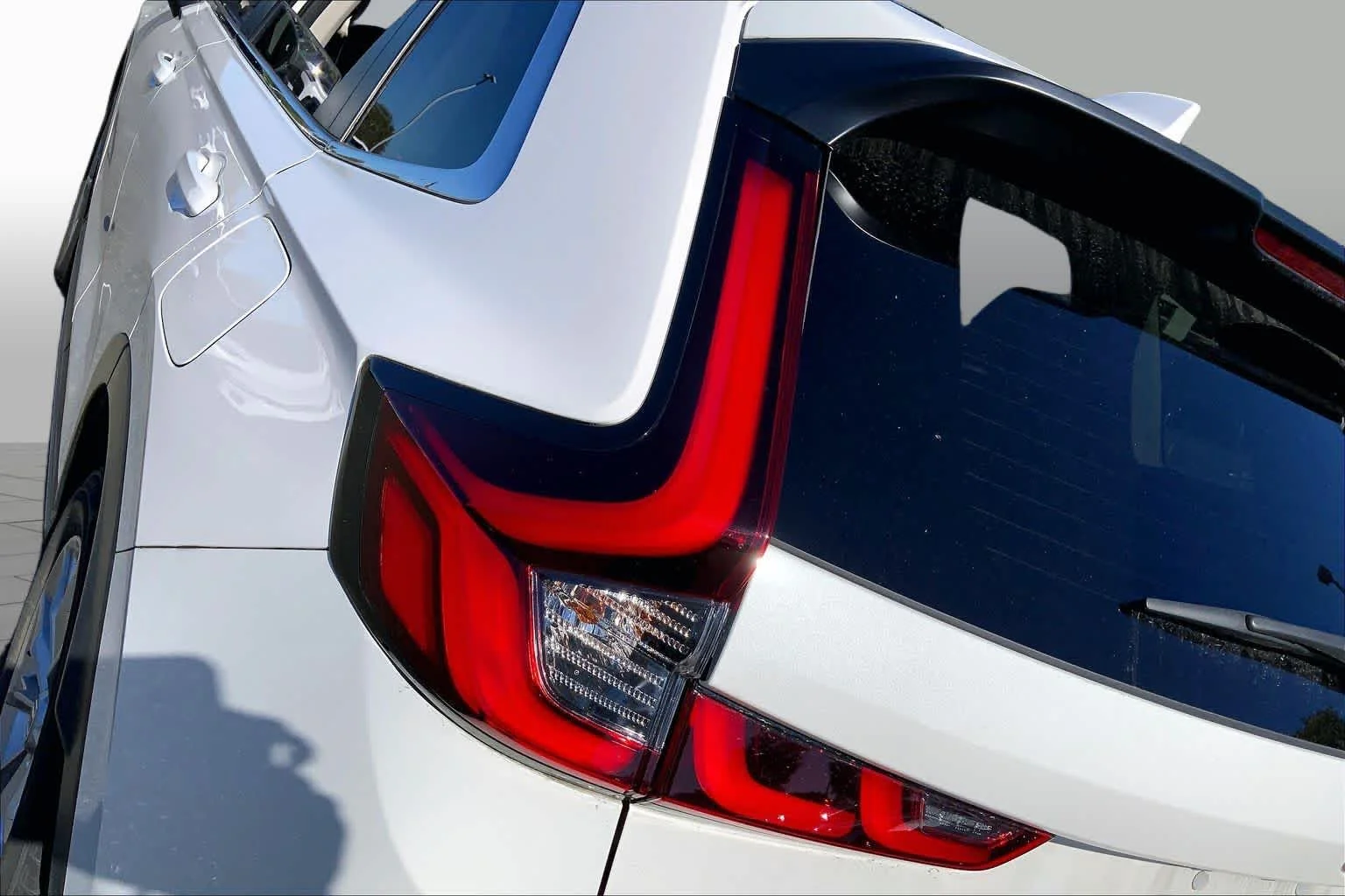 Used 2024 Platinum White Pearl Honda EX-L image 29