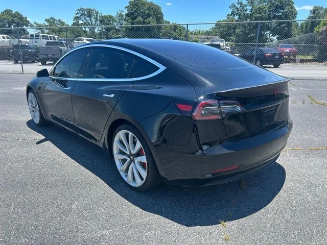 Used 2018  Tesla Long Range image 3