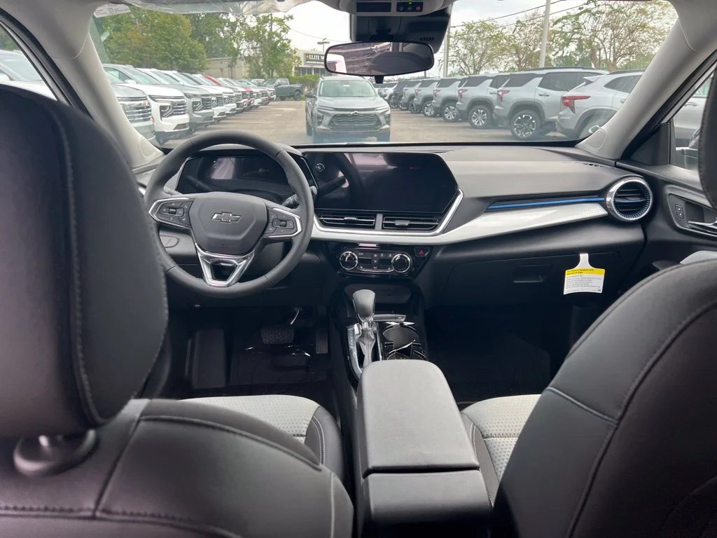 New 2026 Summit White Chevrolet LT image 17