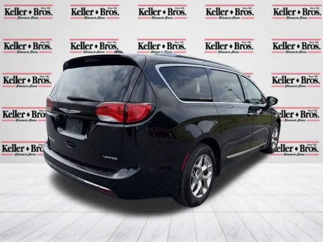 Used 2019 Black Chrysler Limited image 7