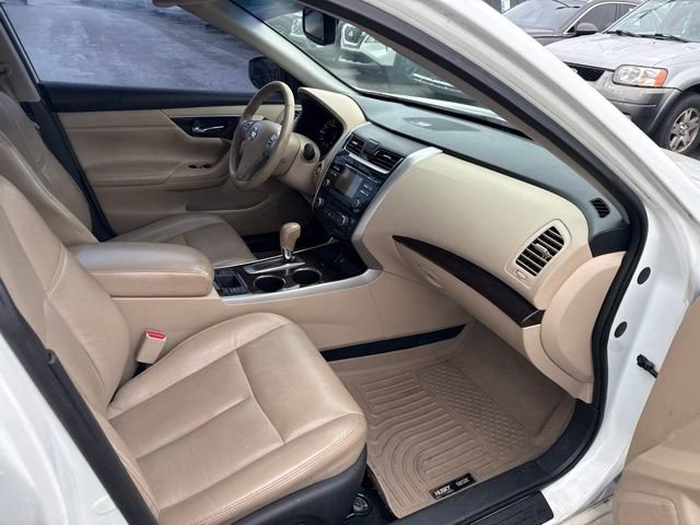 Used 2015 White Nissan 2.5 SL image 11