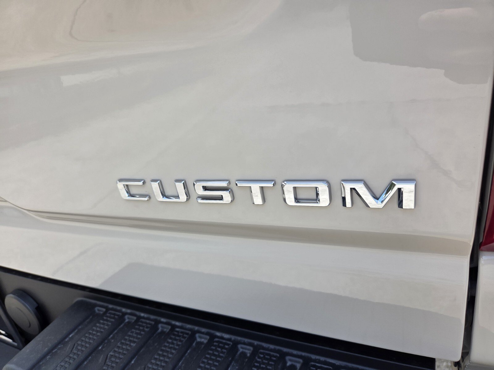 New 2026 White Sands Chevrolet Custom image 19