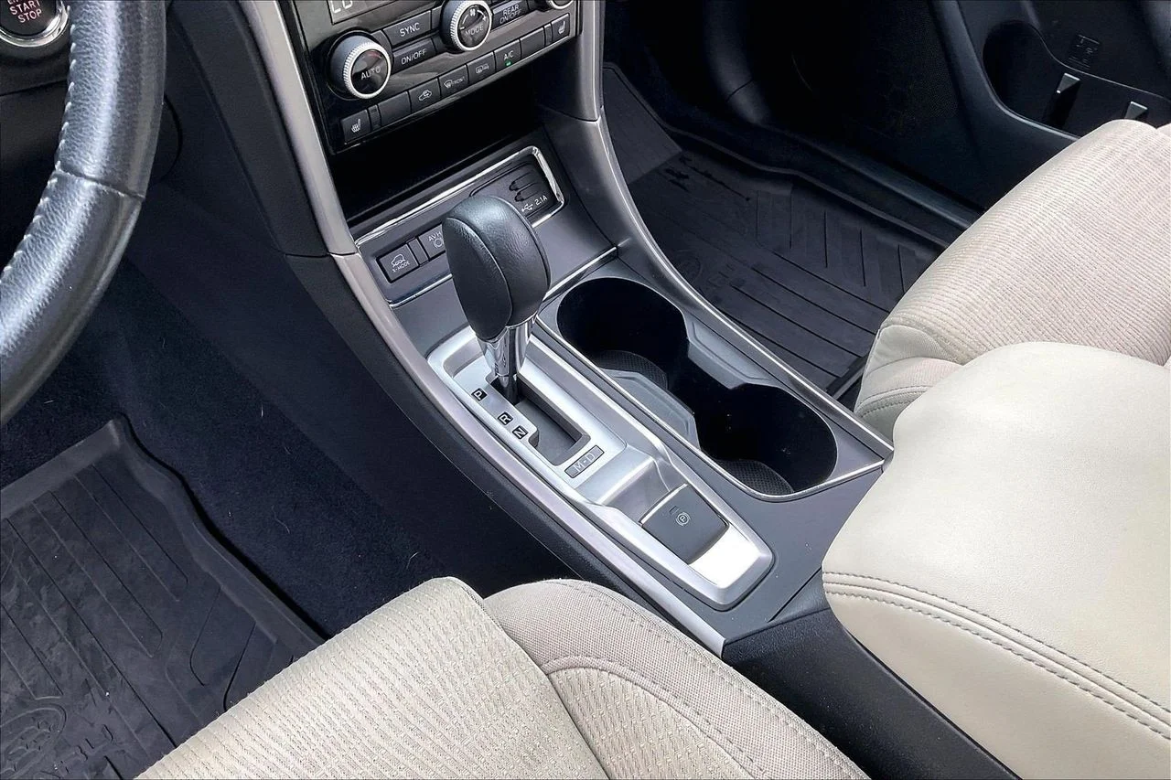Certified Used 2020 White Subaru Premium image 32