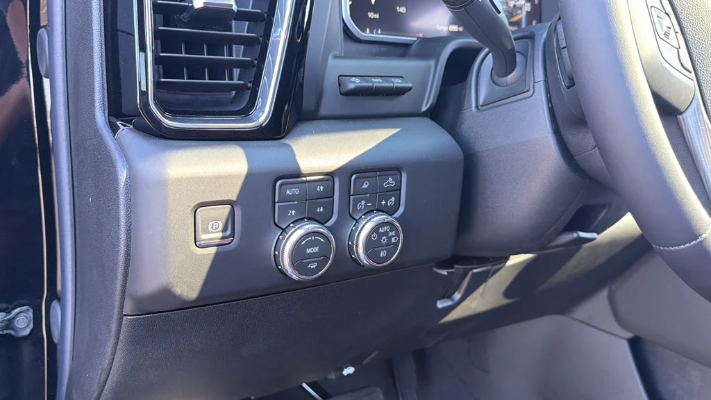 2026 GMC Sierra 2500HD Denali Ultimate - Photo 13