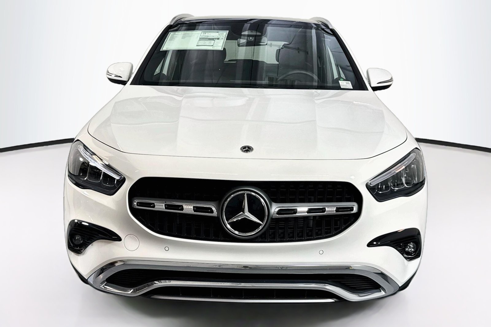 New 2026 Polar White Mercedes-Benz GLA 250 image 2