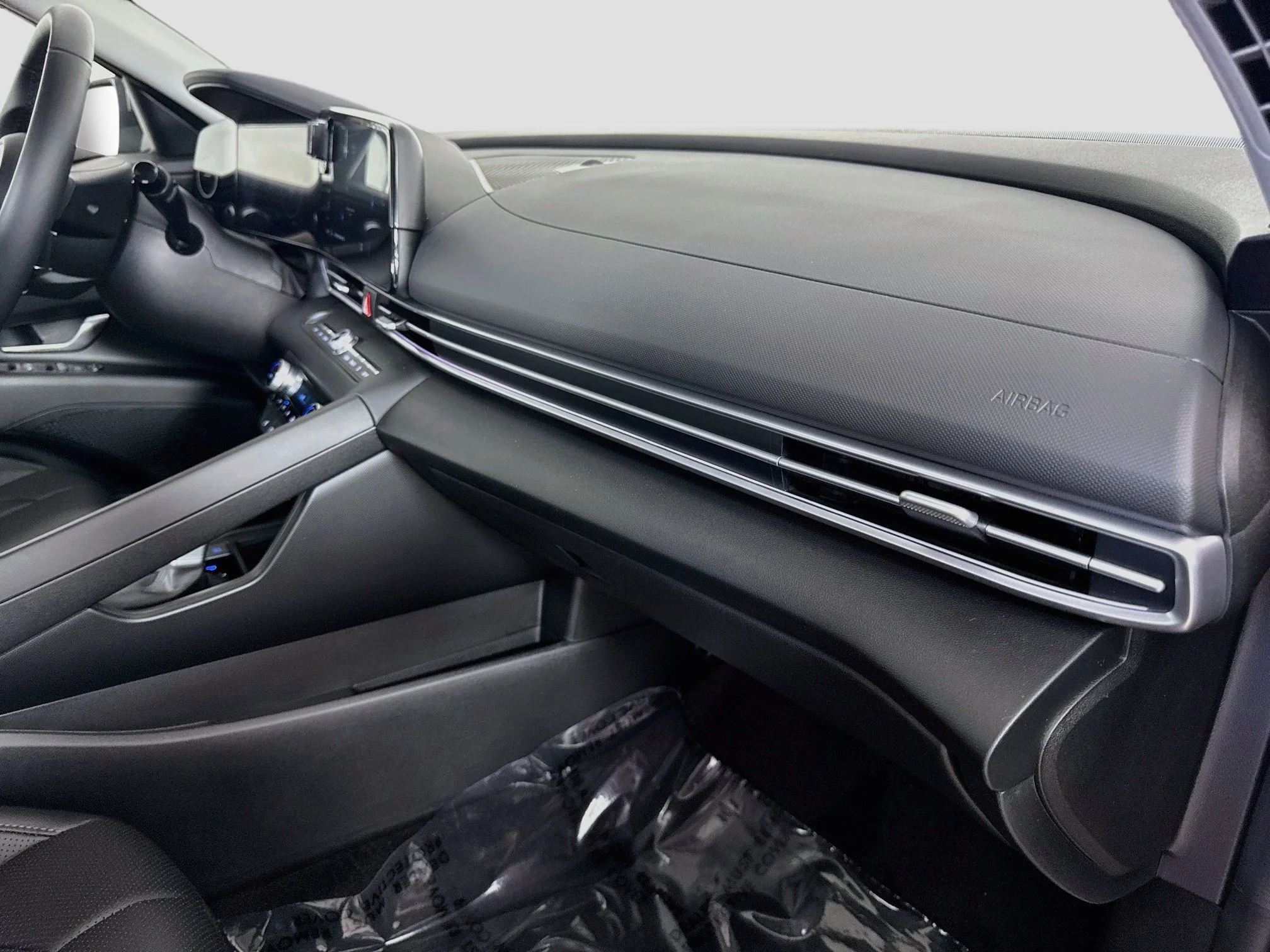 Used 2025  Hyundai Limited image 31