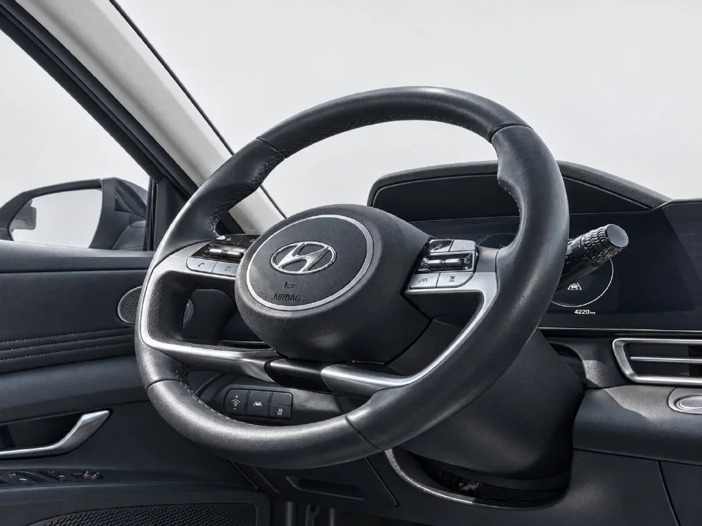 Used 2023 Black Hyundai SEL image 27