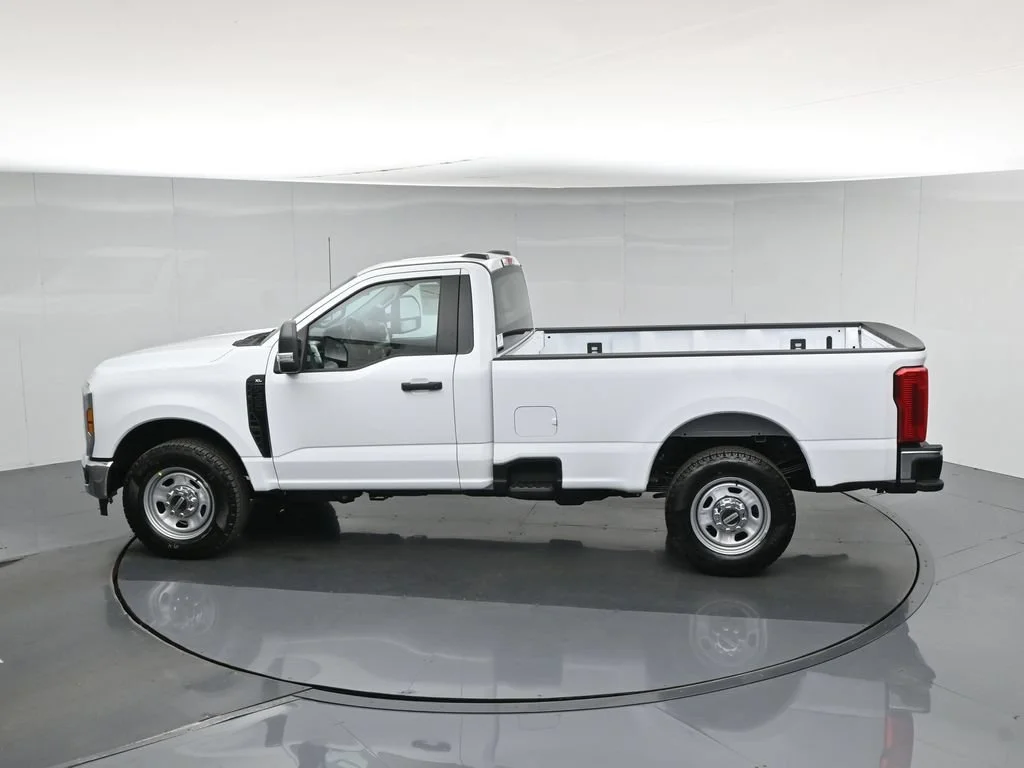 New 2027 Oxford White Ford XL image 33