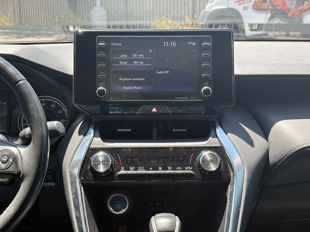 Used 2022 White Toyota LE image 11