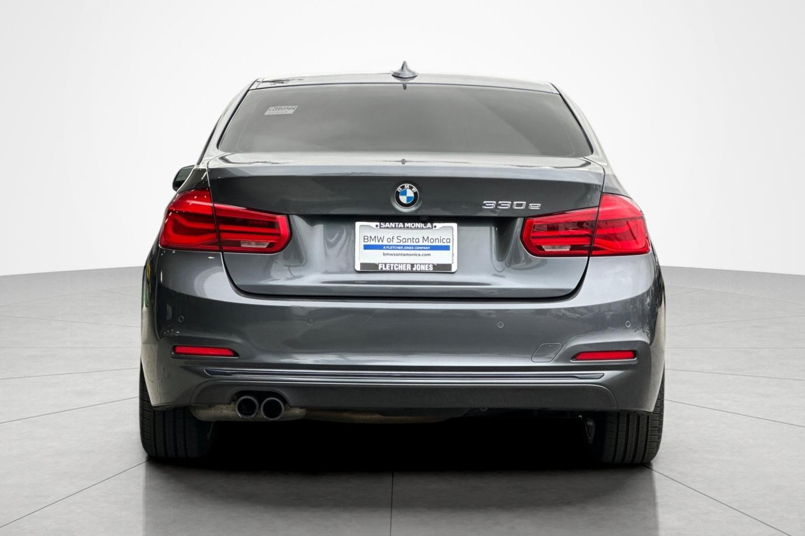 Used 2017 Mineral Gray Metallic BMW 330e iPerformance image 4