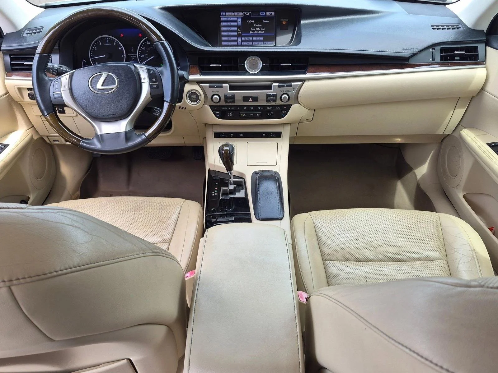 Used 2013 Starfire Pearl Lexus 4dr Sdn image 15