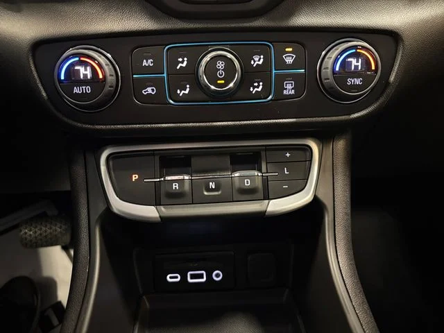 Used 2024 Silver GMC SLT image 21
