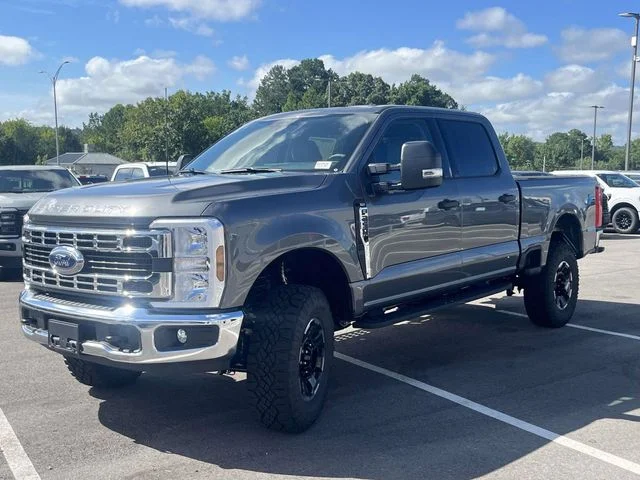 New 2026 Carbonized Gray Metallic Ford XLT image 5