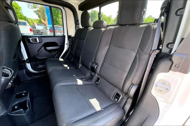 Used 2021 White Jeep Sport image 19
