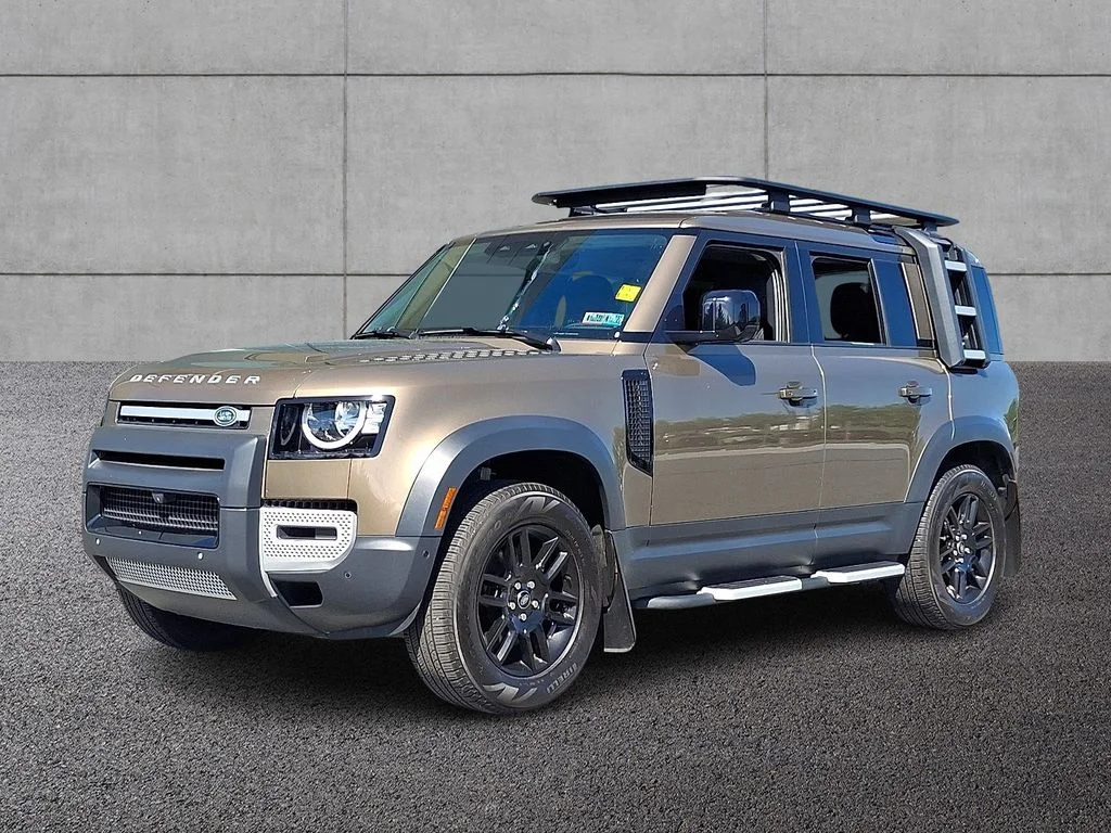 2023 Land Rover Defender S's photo