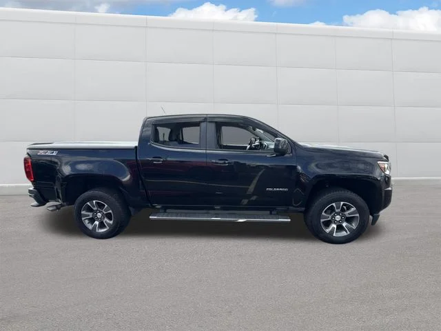 Used 2016 Black Chevrolet Z71 image 8