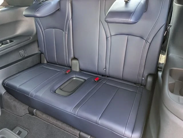 New 2027 2T RAD WHT INFINITI SPORT image 24