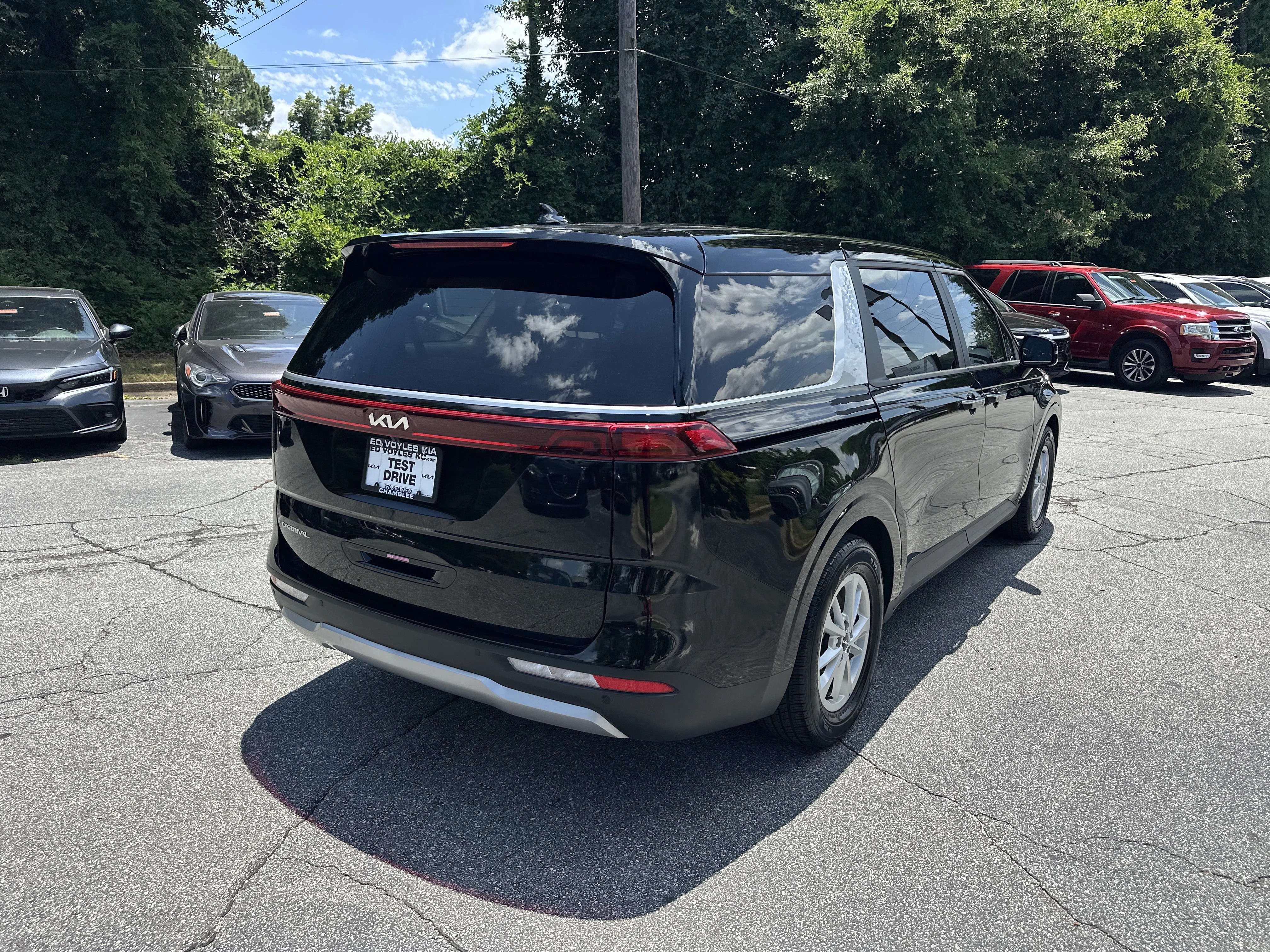Certified Used 2024 Aurora Black Pearl Kia LX image 6
