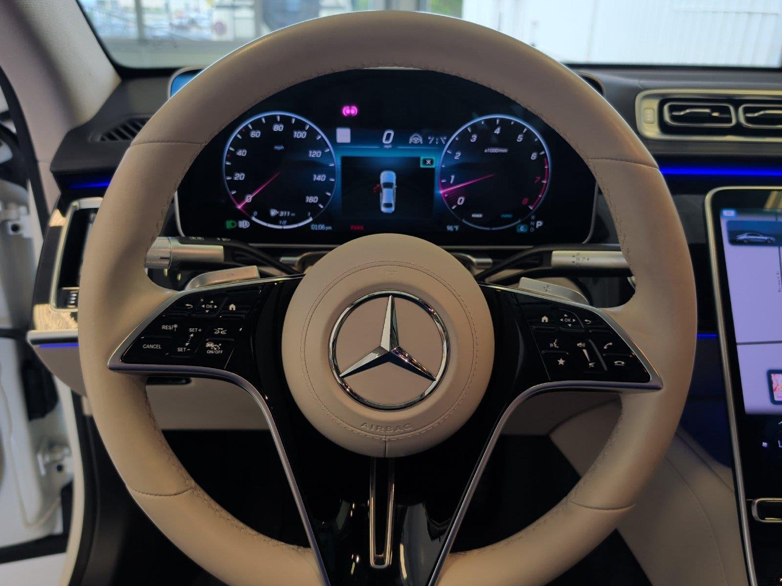 Used 2023 MANUFAKTUR Diamond White Mercedes-Benz S 580 image 18