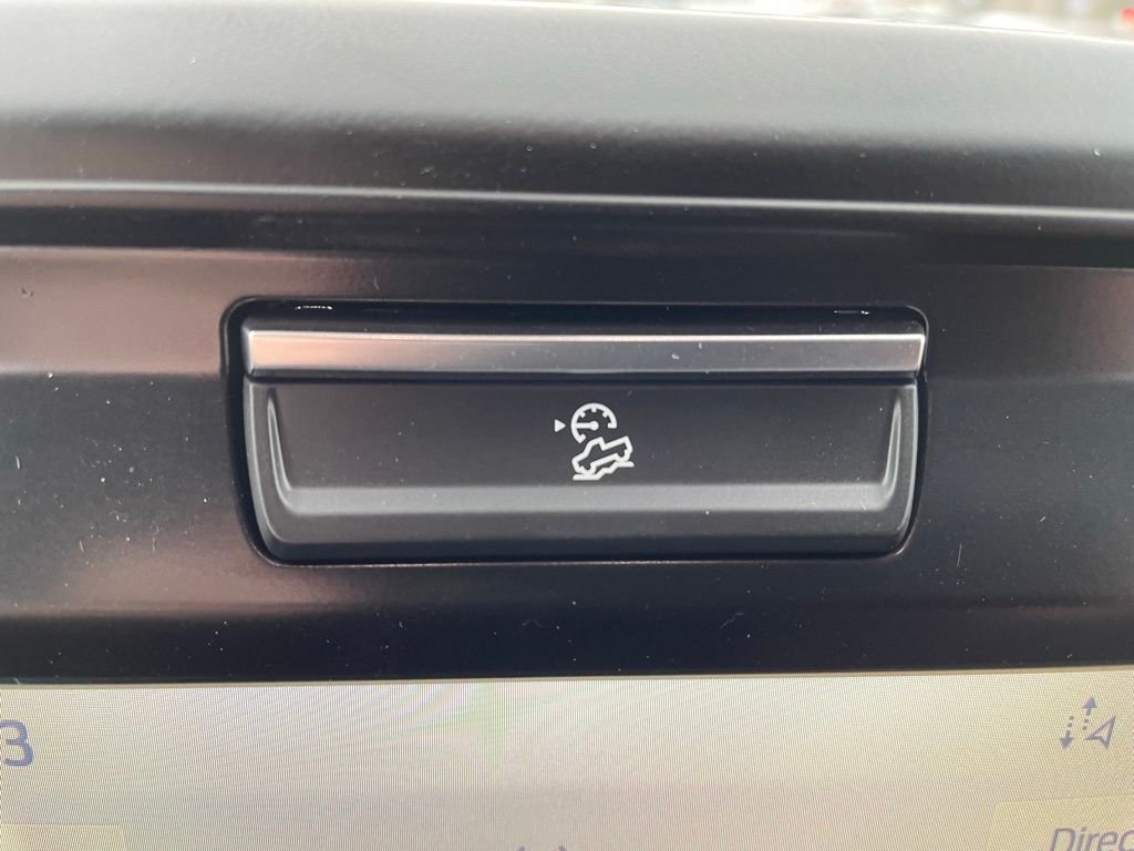 New 2026 Oxford White Ford F-250® XL image 10